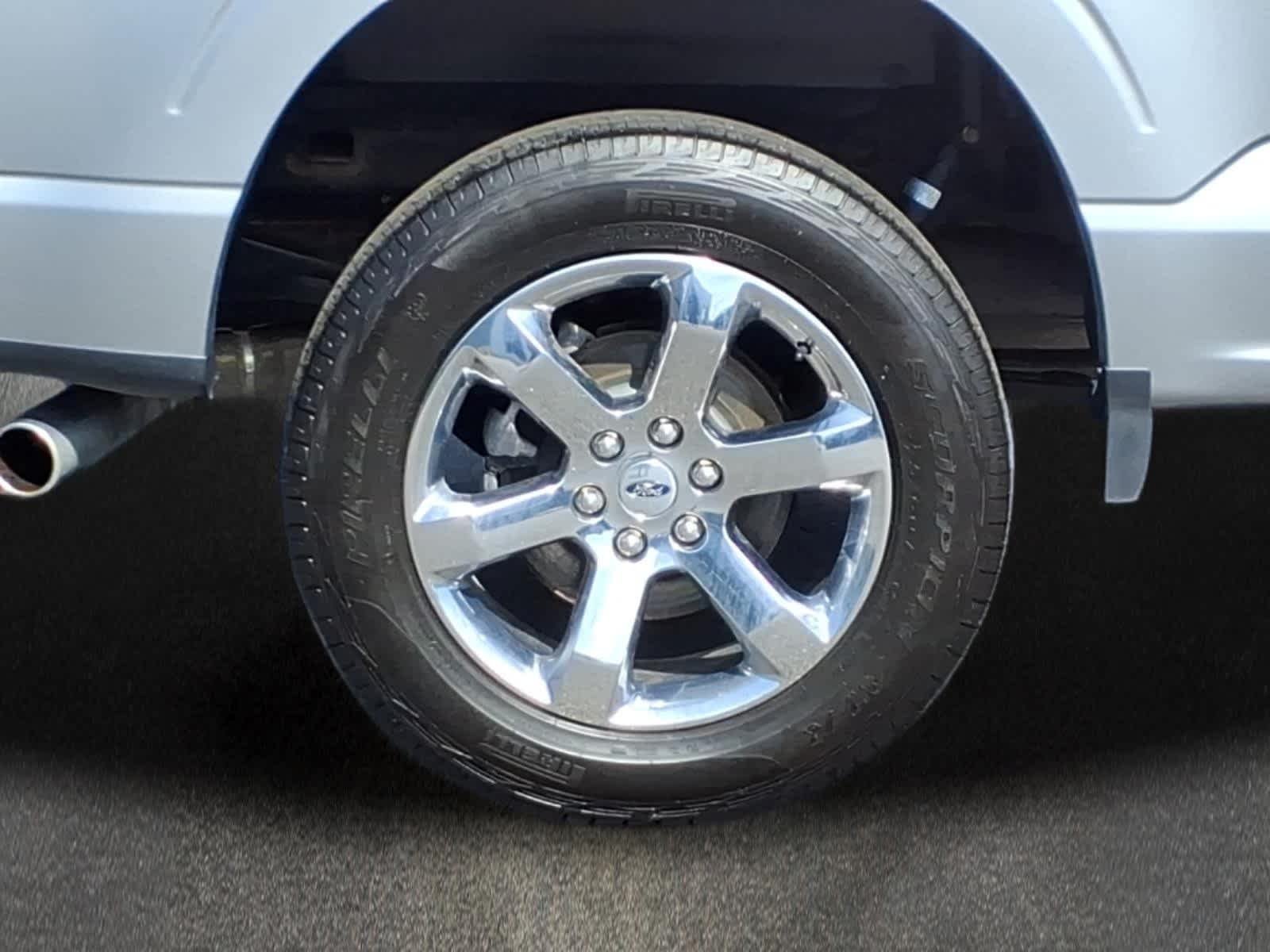 Used 2023 Iconic Silver Ford LARIAT image 3
