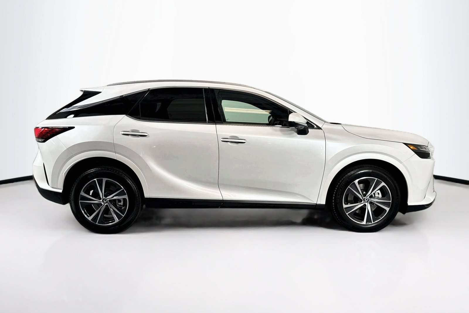 Used 2024 Eminent White Pearl Lexus RX 350 Premium image 4