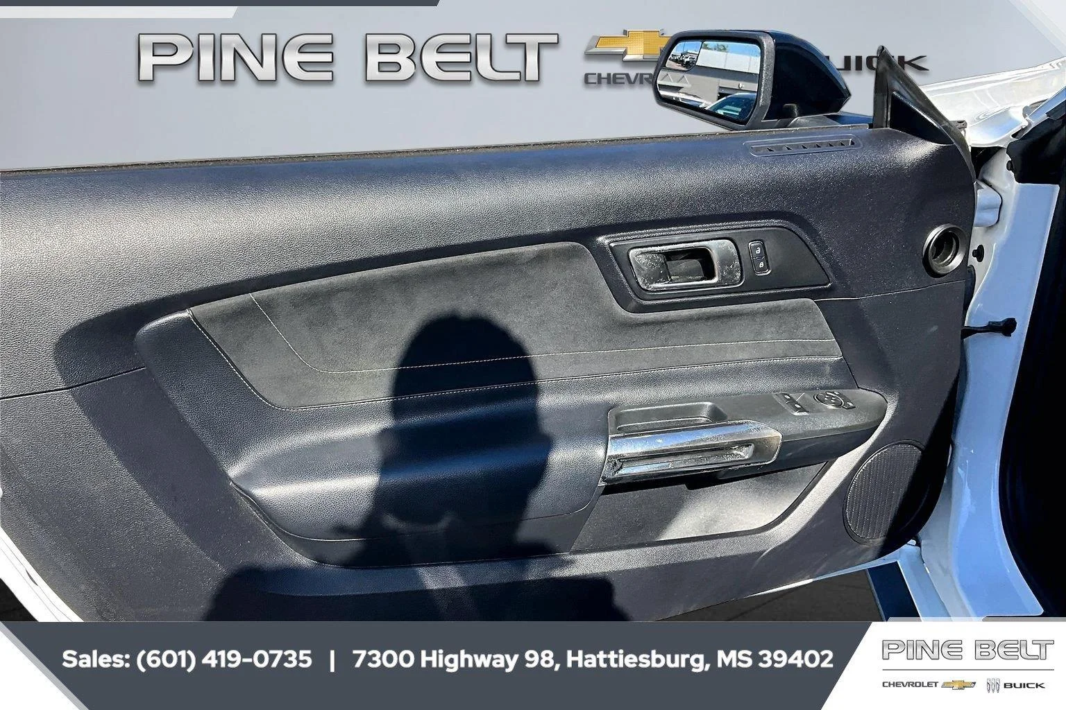 Used 2016 Oxford White Ford Shelby GT350 image 17