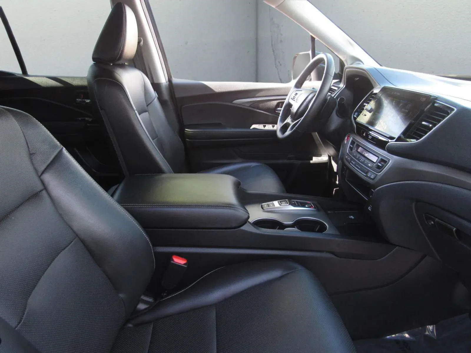 Certified Used 2024 Crystal Black Pearl Honda AWD RTL image 38
