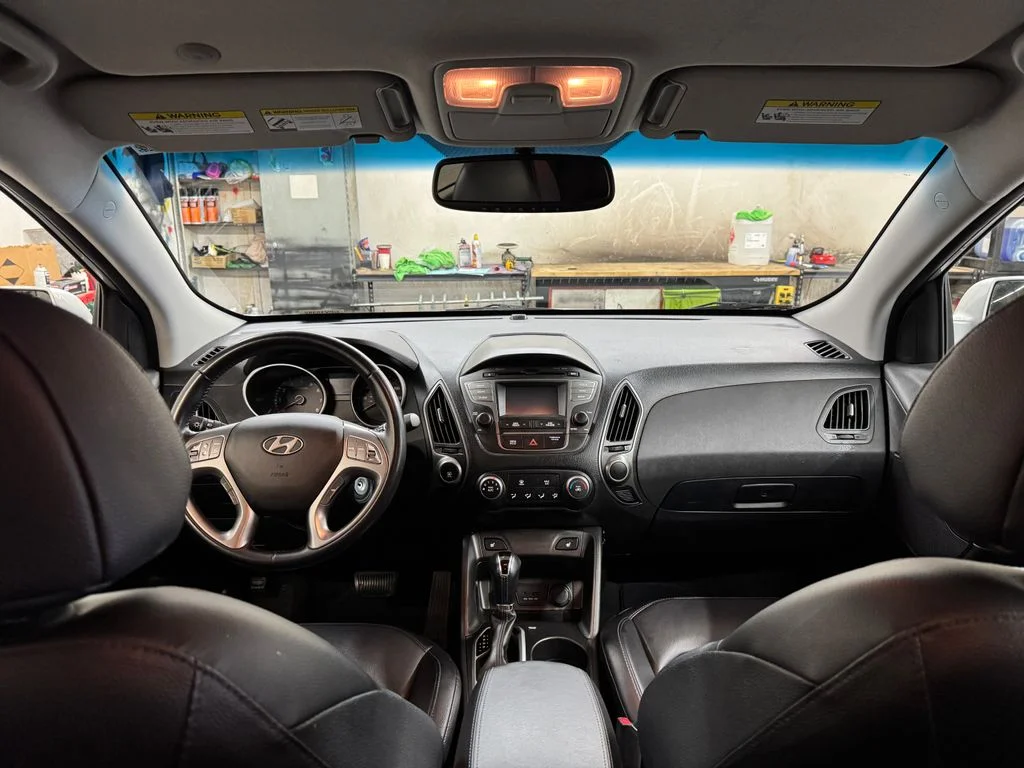 Used 2014 Silver Hyundai SE image 27