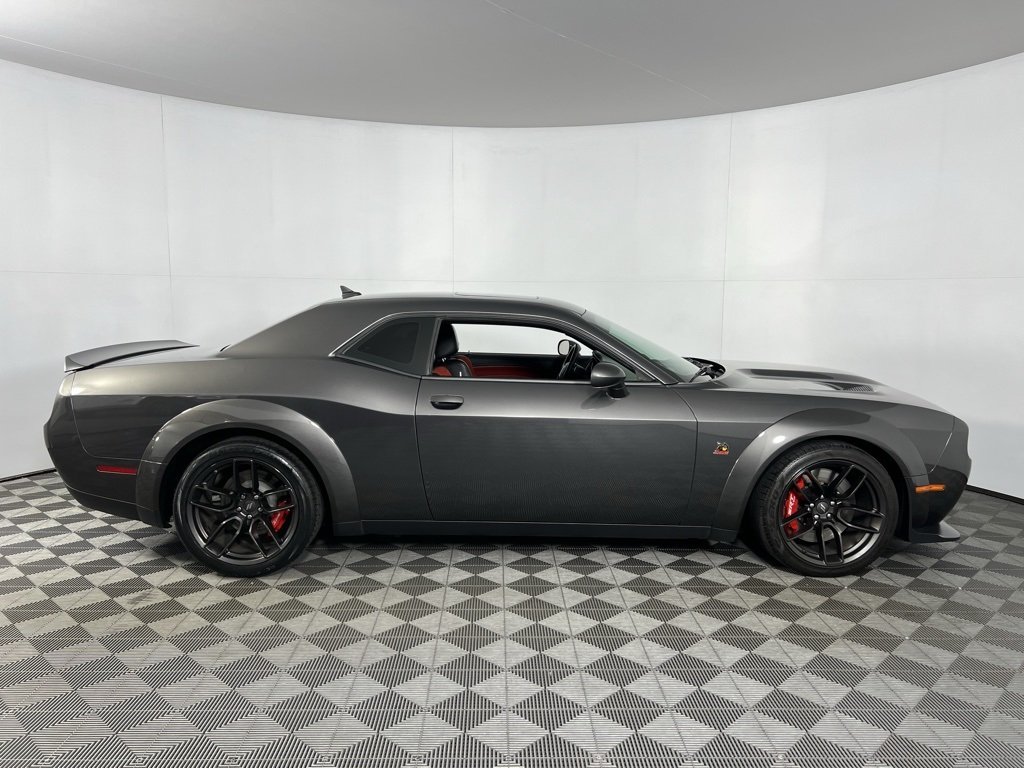 2022 Dodge Challenger R/T Scat Pack Widebody photo 2