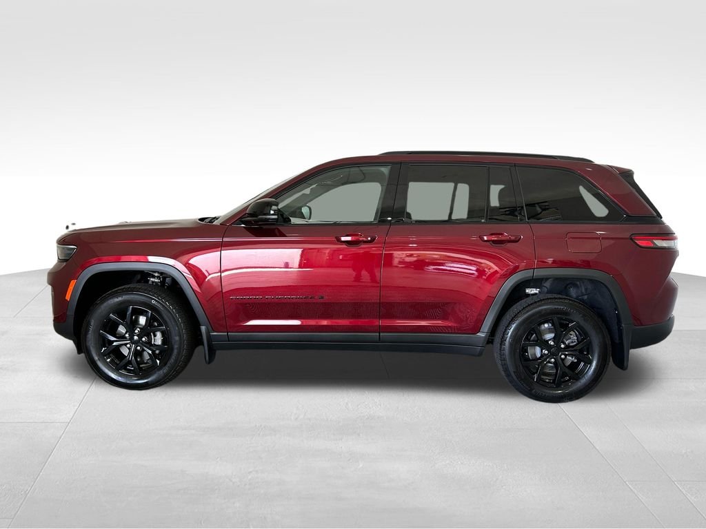 Used 2025 Red Jeep Altitude image 2