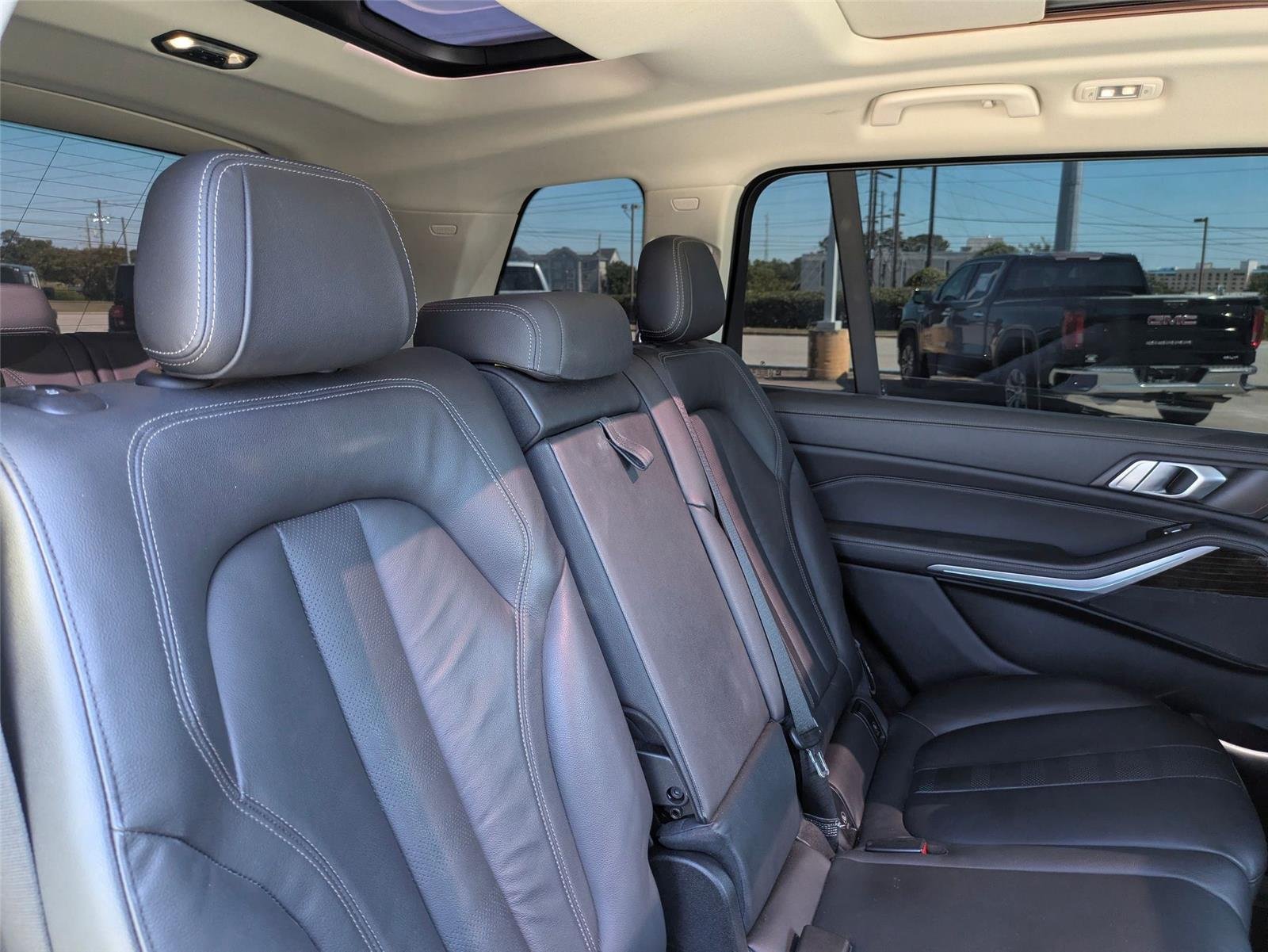 Used 2019 Phytonic Blue Metallic BMW xDrive40i image 33