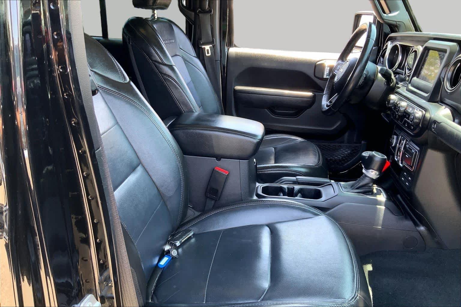 Used 2022 Black Clearcoat Jeep Texas Trail image 9