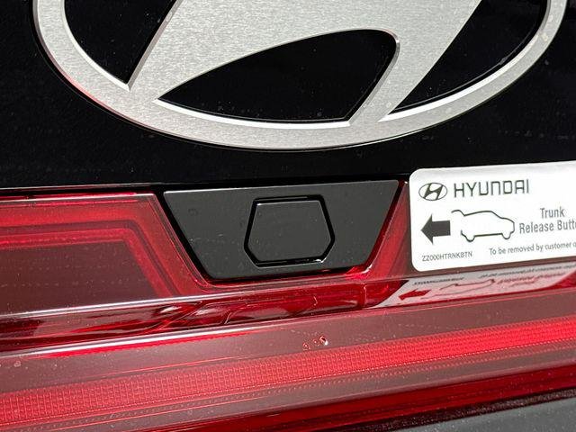 New 2025 Black Hyundai SEL Sport image 39