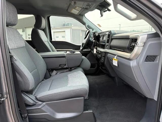 New 2026 Carbonized Gray Metallic Ford F-250® XLT image 23