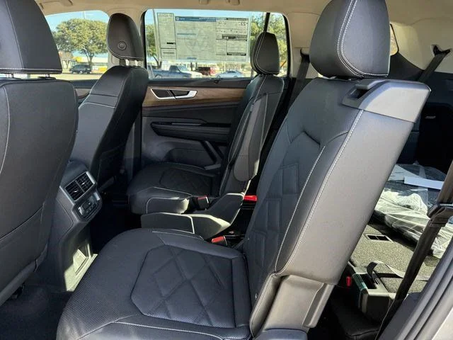 New 2026 Silver Volkswagen SE w/Technology image 18