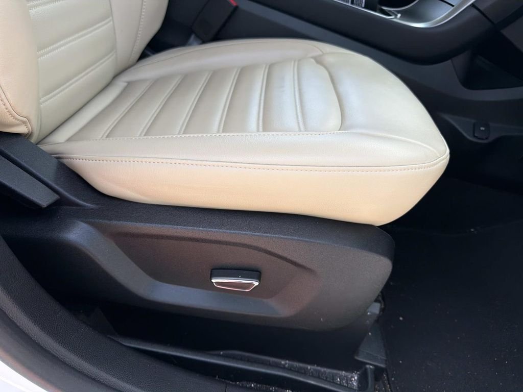 Used 2019 White Ford SEL image 11