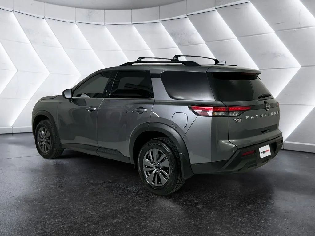 Used 2025 Gray Nissan SV image 6