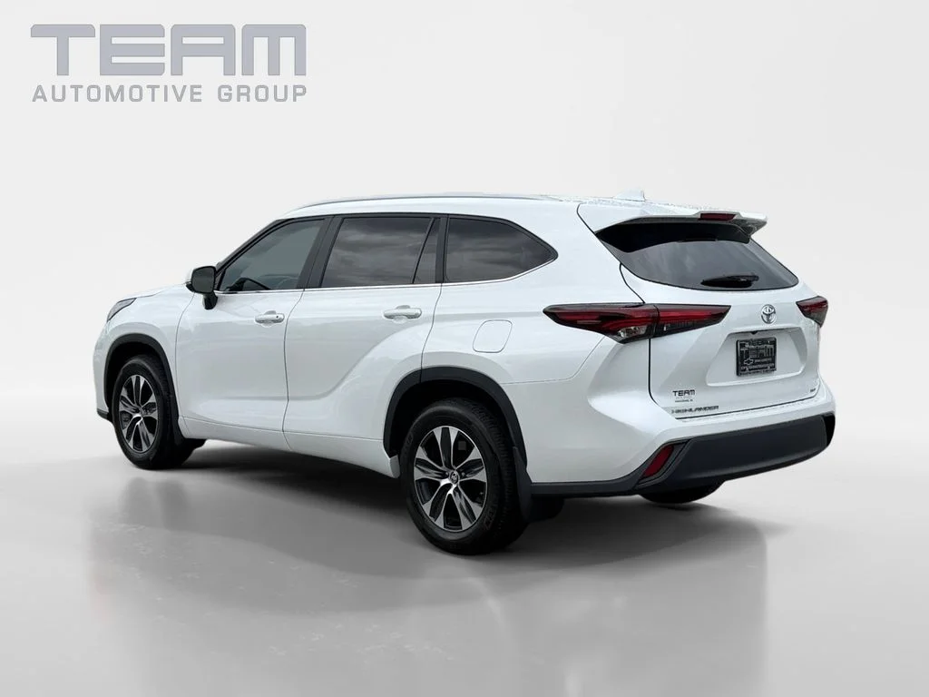 Used 2024 Beige Toyota XLE image 5