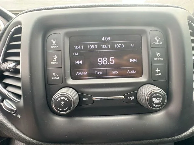 Used 2018 Gray Jeep Latitude image 18