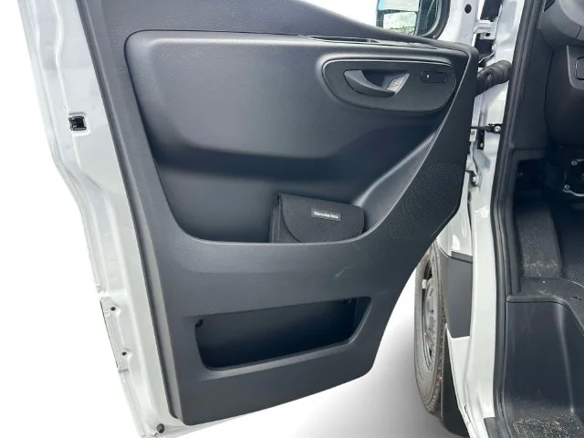 New 2026  Mercedes-Benz Crew 170 WB image 19