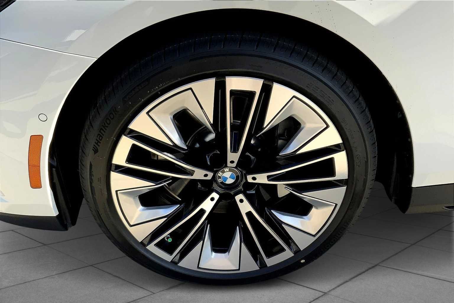 2026 BMW 5 Series 530i - Photo 12