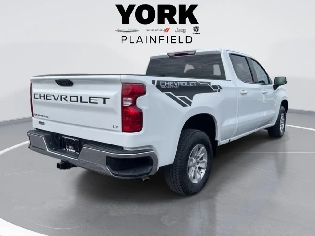 Used 2023 White Chevrolet LT image 5