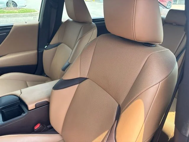 Used 2019 Silver Lexus 350 image 2