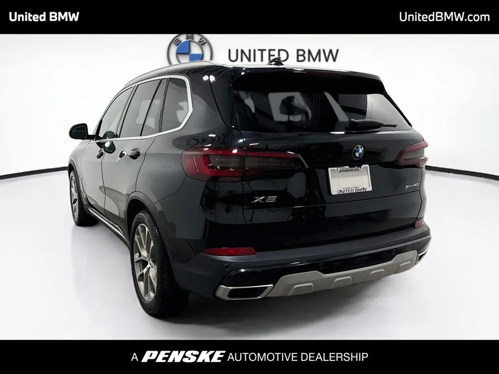 Used 2021 Black Sapphire Metallic BMW xDrive40i image 7