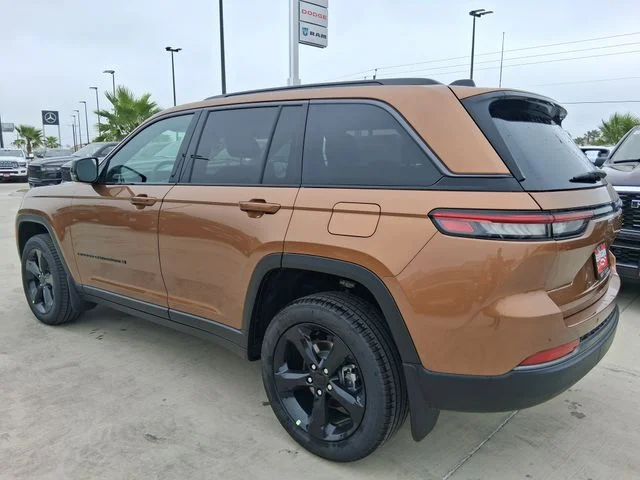 New 2026 Copper Shino Metallic Clear-Coat Exterior Paint Jeep Limited image 5