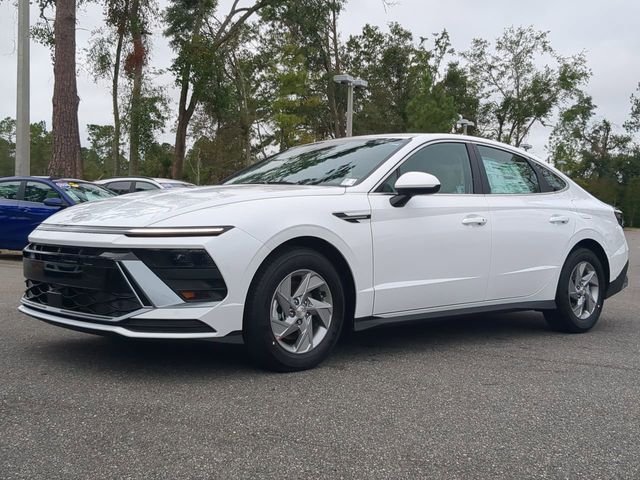 New 2026 White Hyundai SE image 28