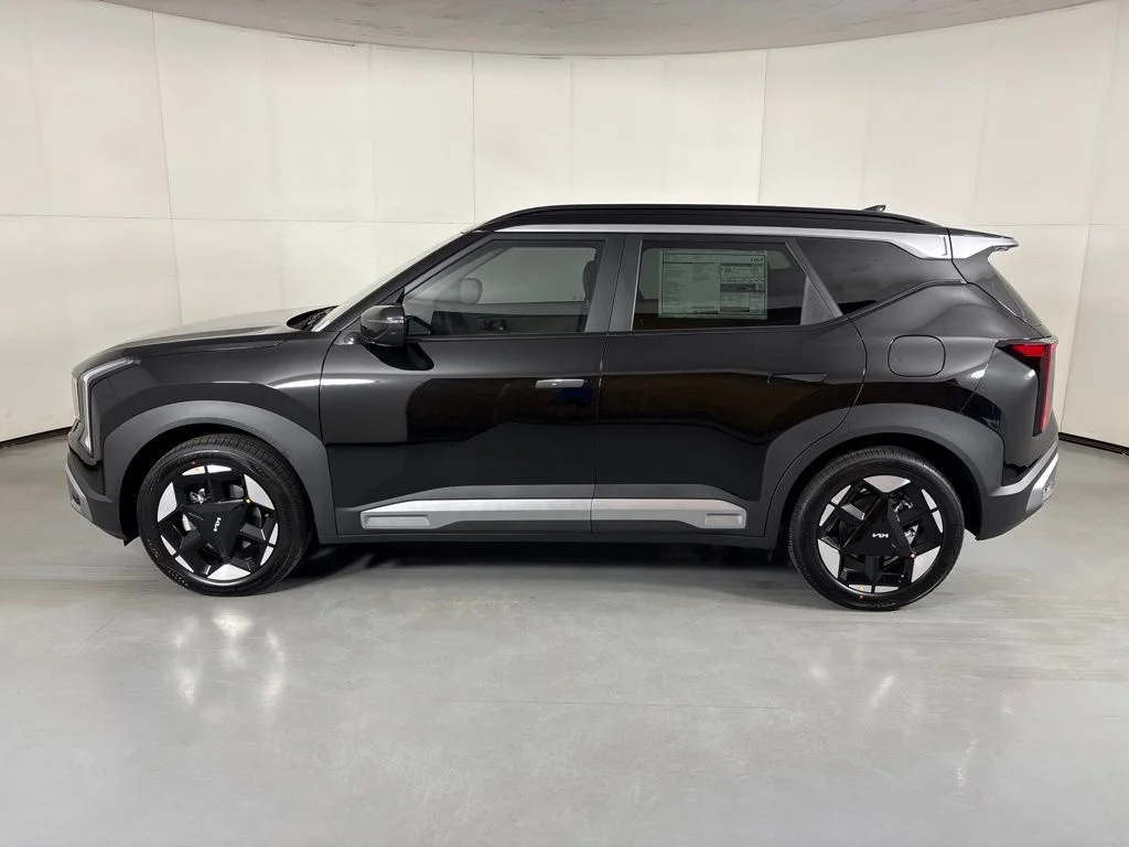 New 2027 Aurora Black Pearl Kia EX image 5