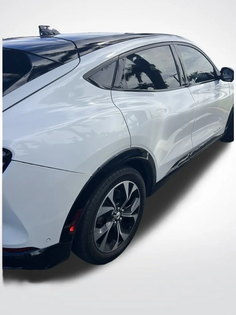 Used 2021 White Metallic Ford Premium image 2