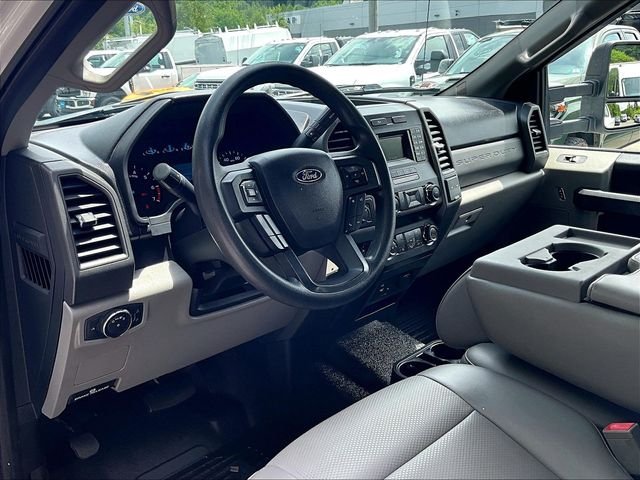 Used 2019 White Ford XL image 14