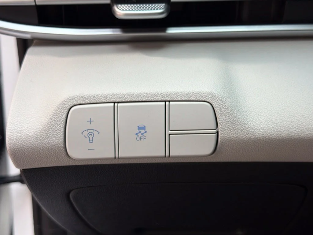 New 2026 Serenity White Hyundai SEL Sport Plus image 30