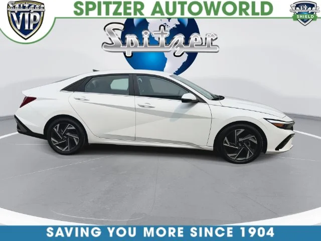 Used 2025 White Hyundai Limited image 17