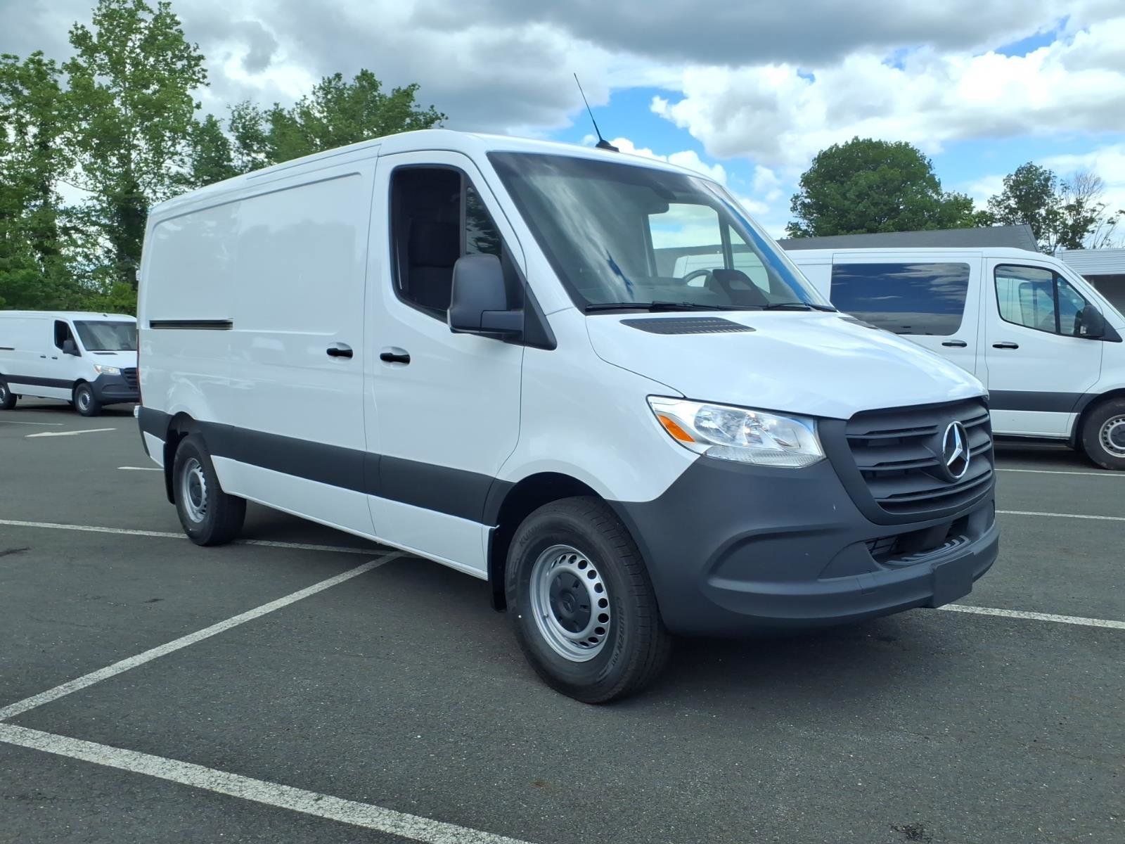 2026 Mercedes-Benz Sprinter 2500 144 WB's photo