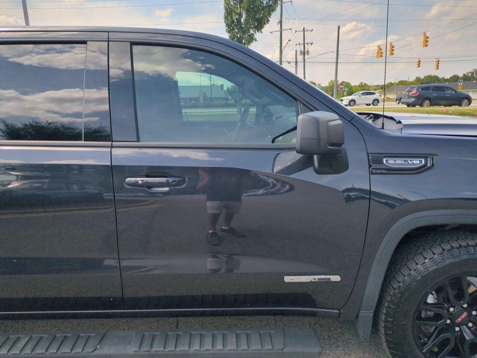 Used 2024 Onyx Black GMC Elevation image 37