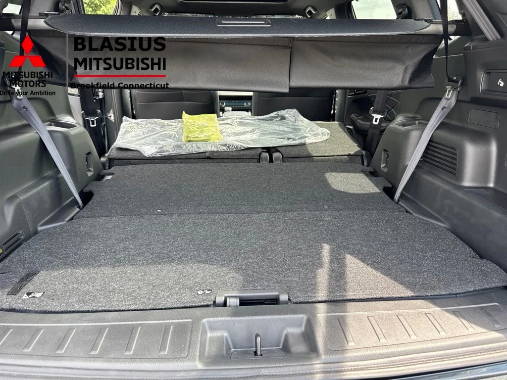 New 2026 Gray Mitsubishi SEL image 57