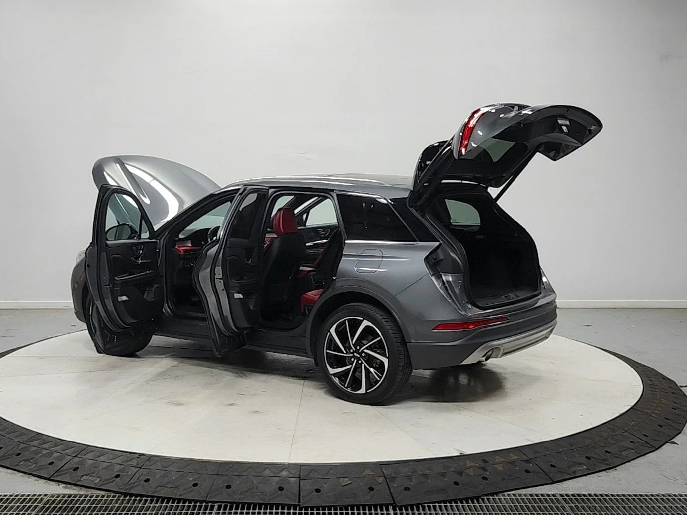 Used 2023 Metallic Lincoln Reserve image 14