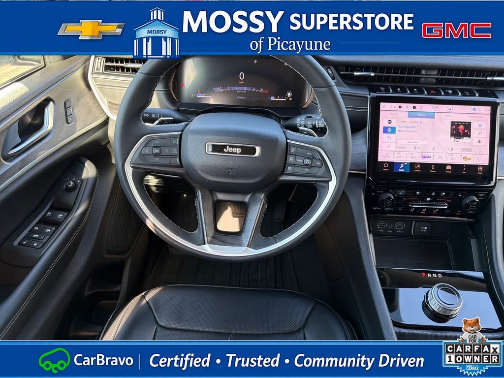 Used 2023 Silver Jeep Limited image 17