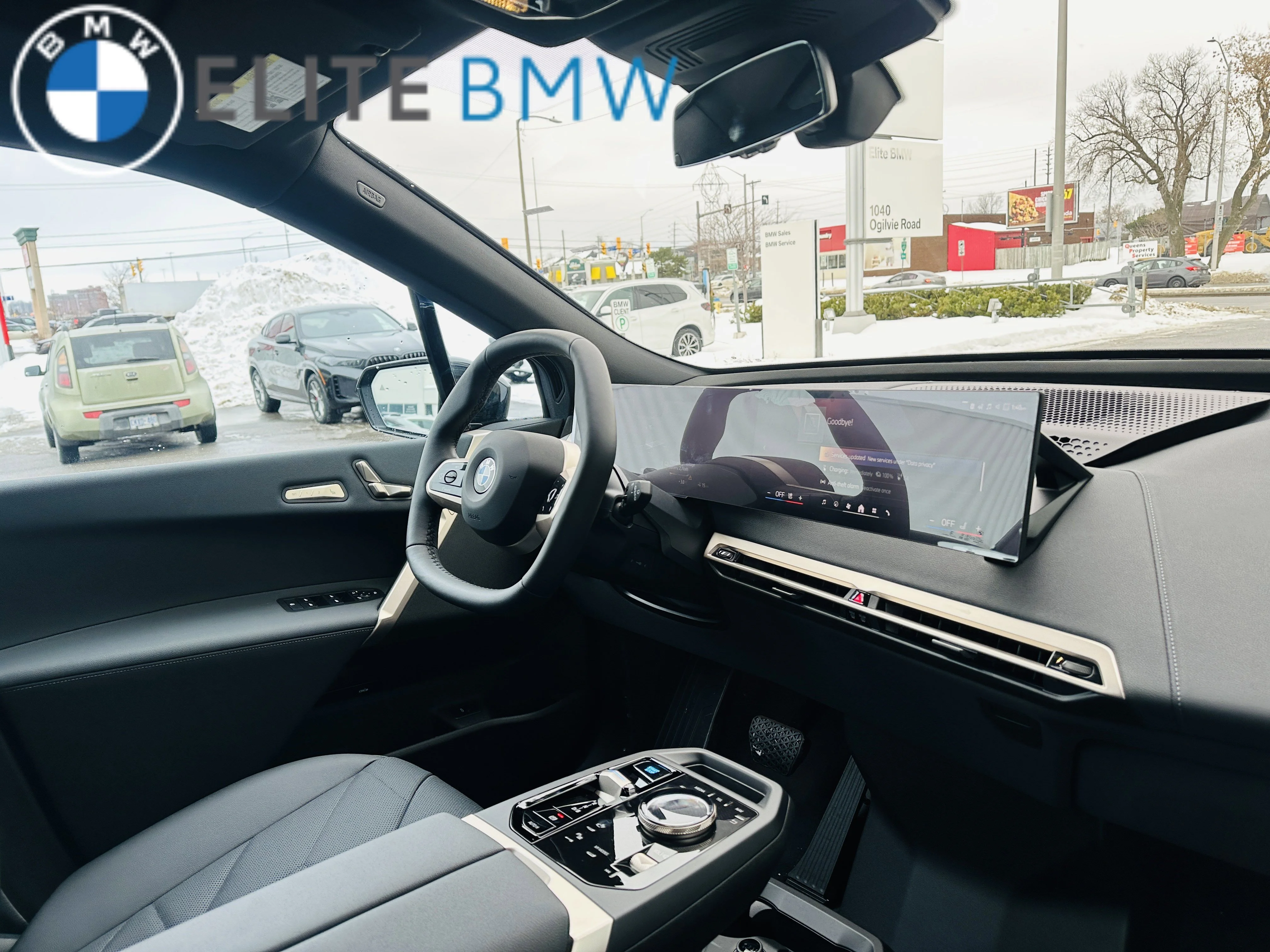 Used 2026 BLACK SAPPHIRE METALLIC BMW XDRIVE60 image 30