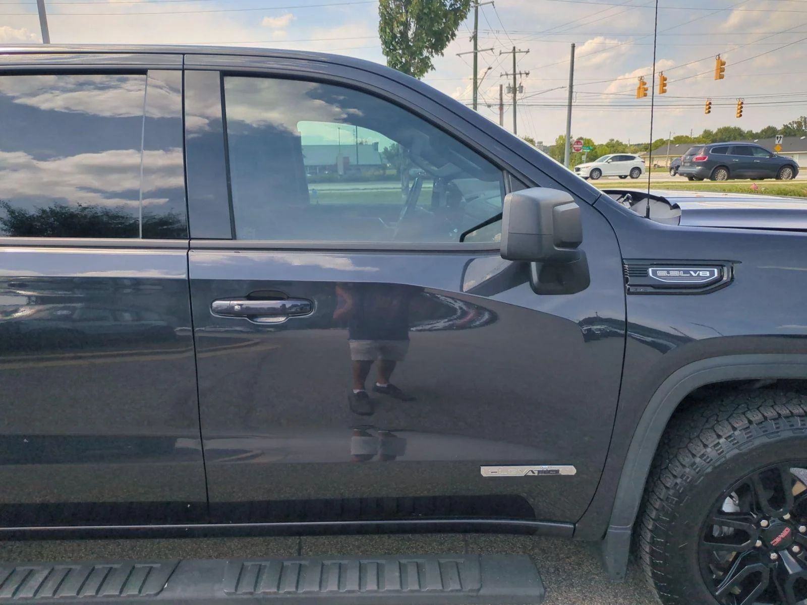 Used 2024 Onyx Black GMC Elevation image 37