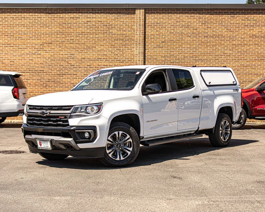 Used 2022 White Chevrolet Z71 image 1