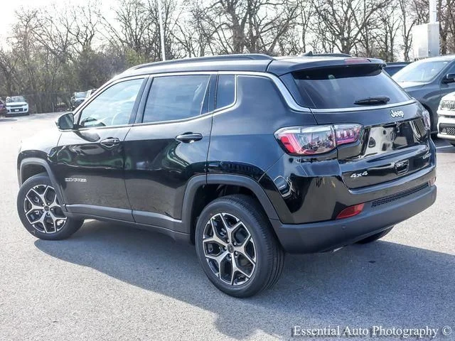 New 2026 Diamond Black Crystal Pearl-Coat Exterior Paint Jeep Limited image 6