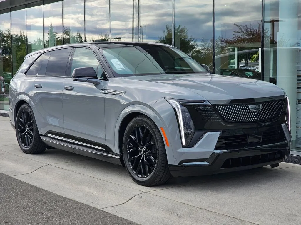 New 2026 Luna Metallic Cadillac Premium Sport image 7