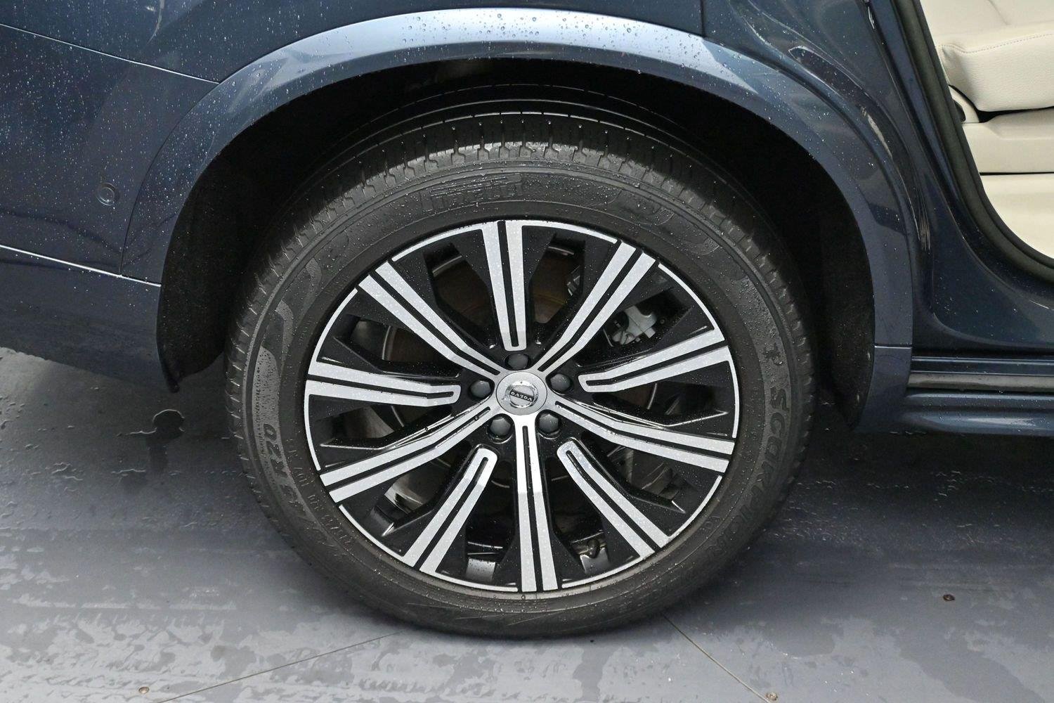 Used 2023 Denim Blue Metallic Volvo Plus image 35