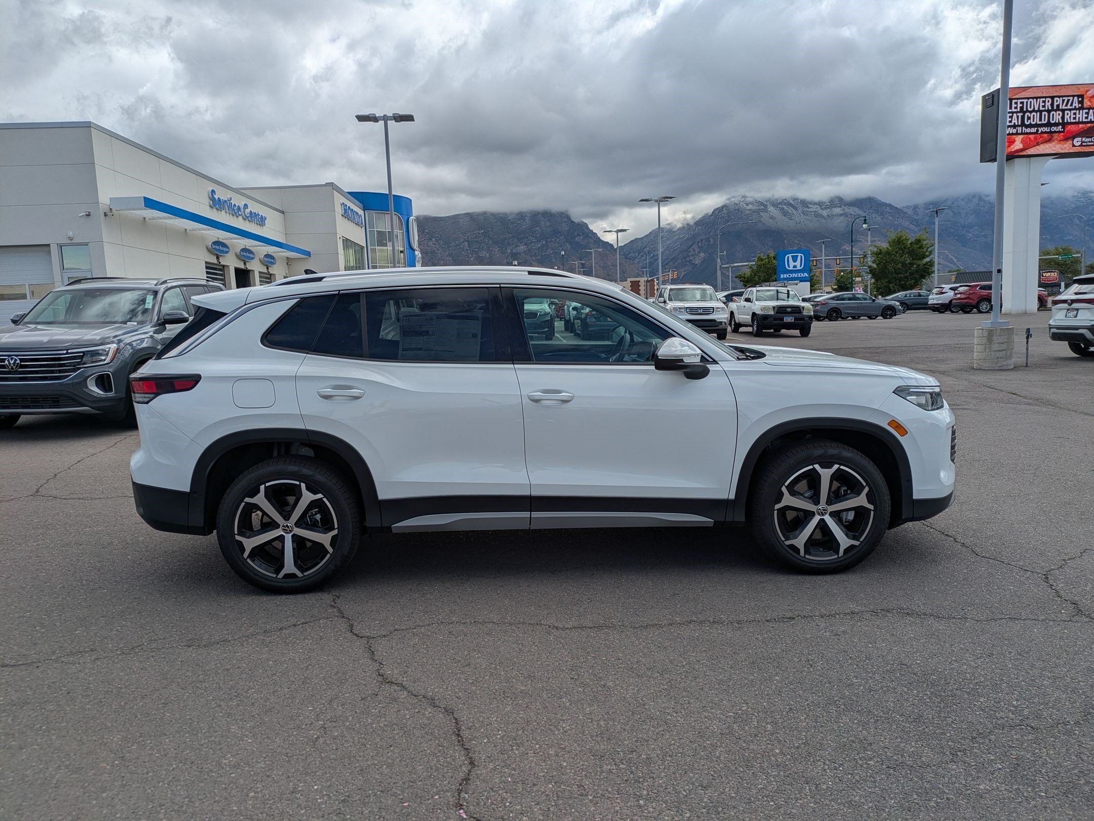 New 2026 Pure White Volkswagen SE image 2