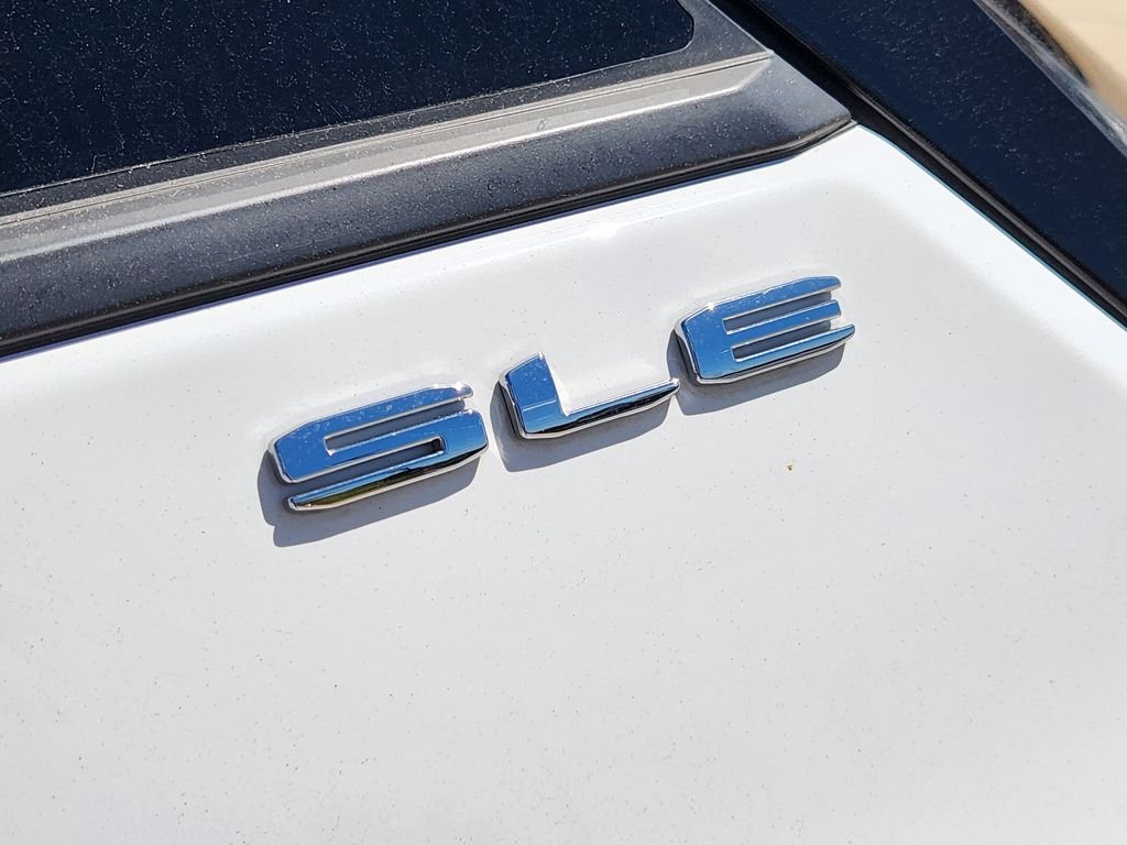 Used 2023 Summit White GMC SLE image 14