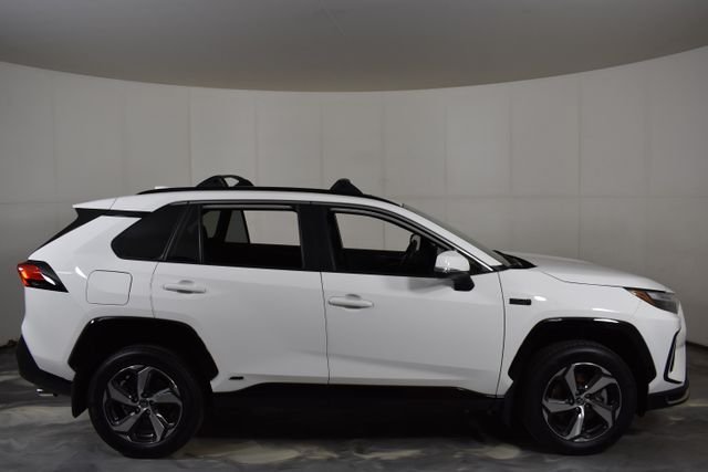 Used 2023 White Toyota SE image 11