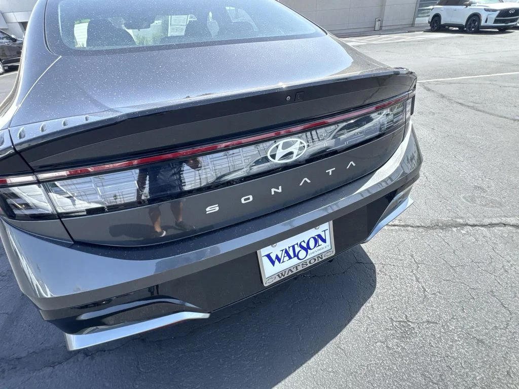 Used 2025 Gray Hyundai SEL image 31