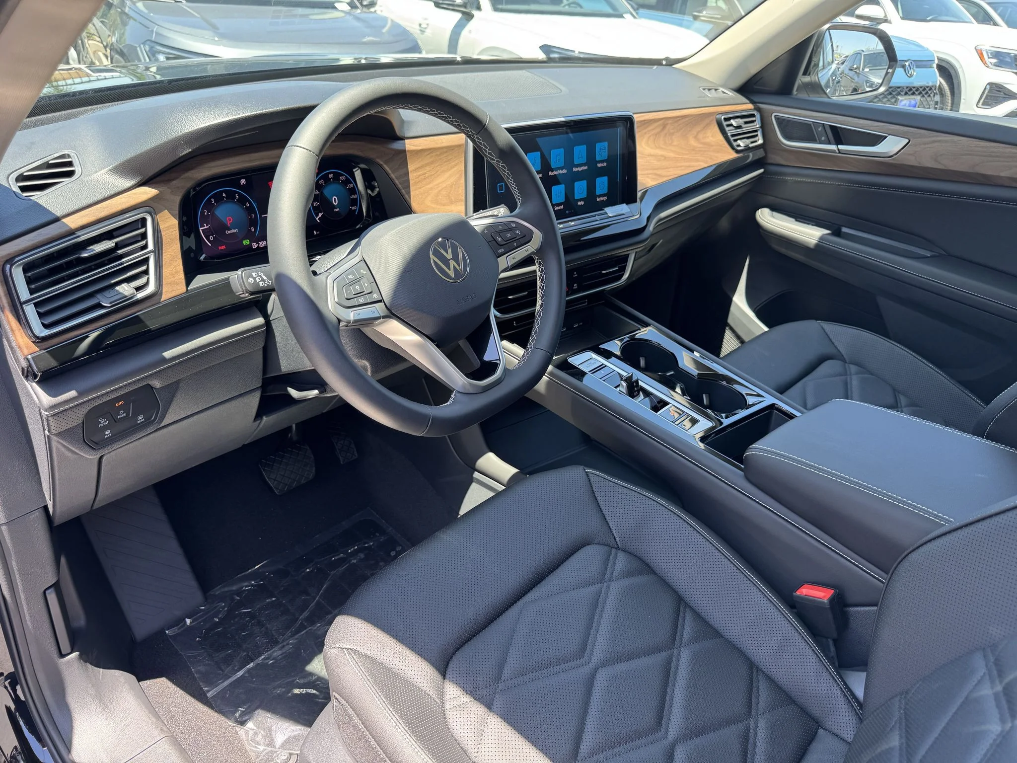 New 2026 Deep Black Pearl Volkswagen 2.0T SE w/Technology image 13