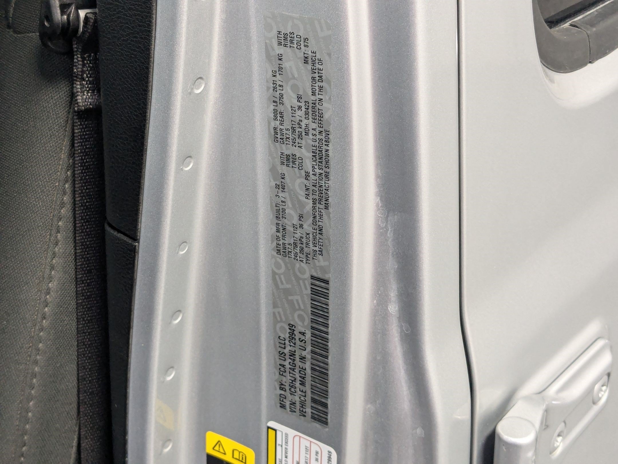 Used 2022 Silver Zynith Clearcoat Jeep Sport S image 23