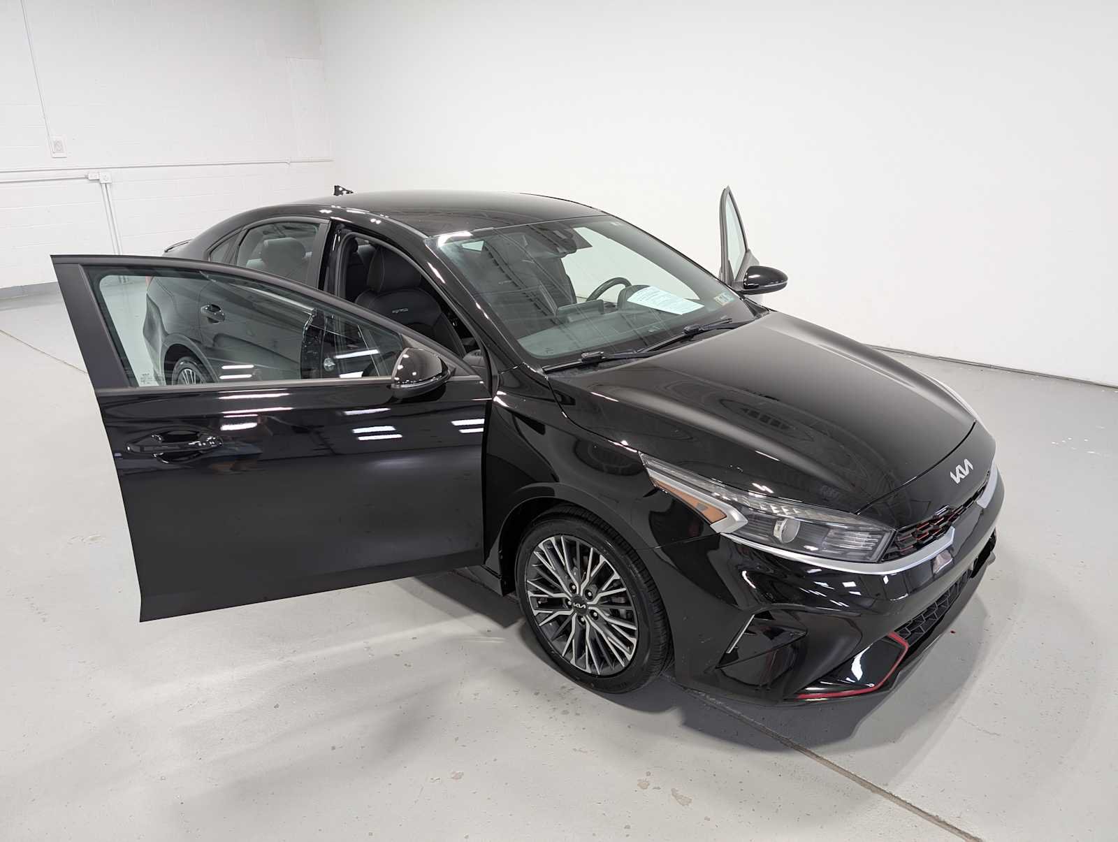 Certified Used 2023 Aurora Black Kia GT-Line image 16