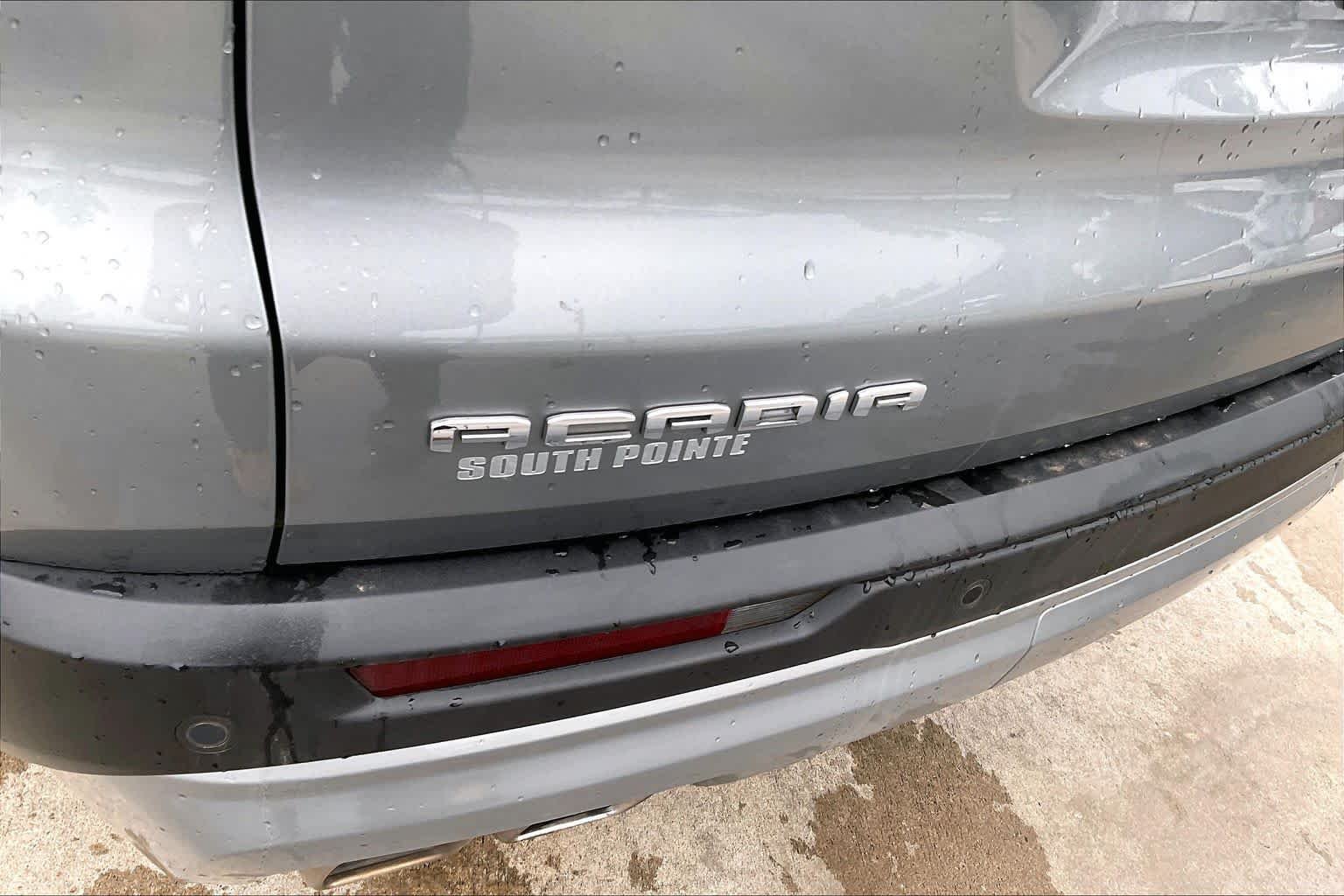 Used 2024 Sterling Metallic GMC FWD Elevation image 30