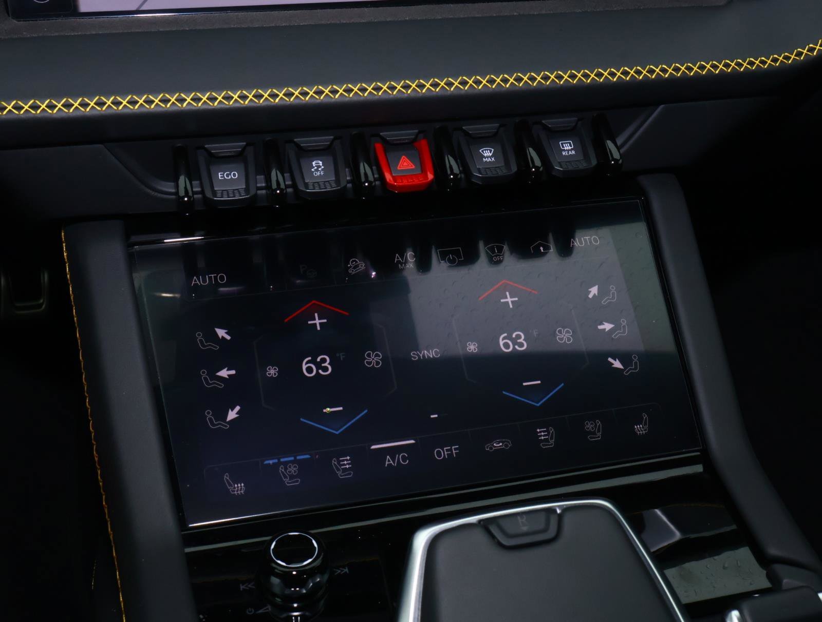 2025 Lamborghini Urus SE - Photo 25