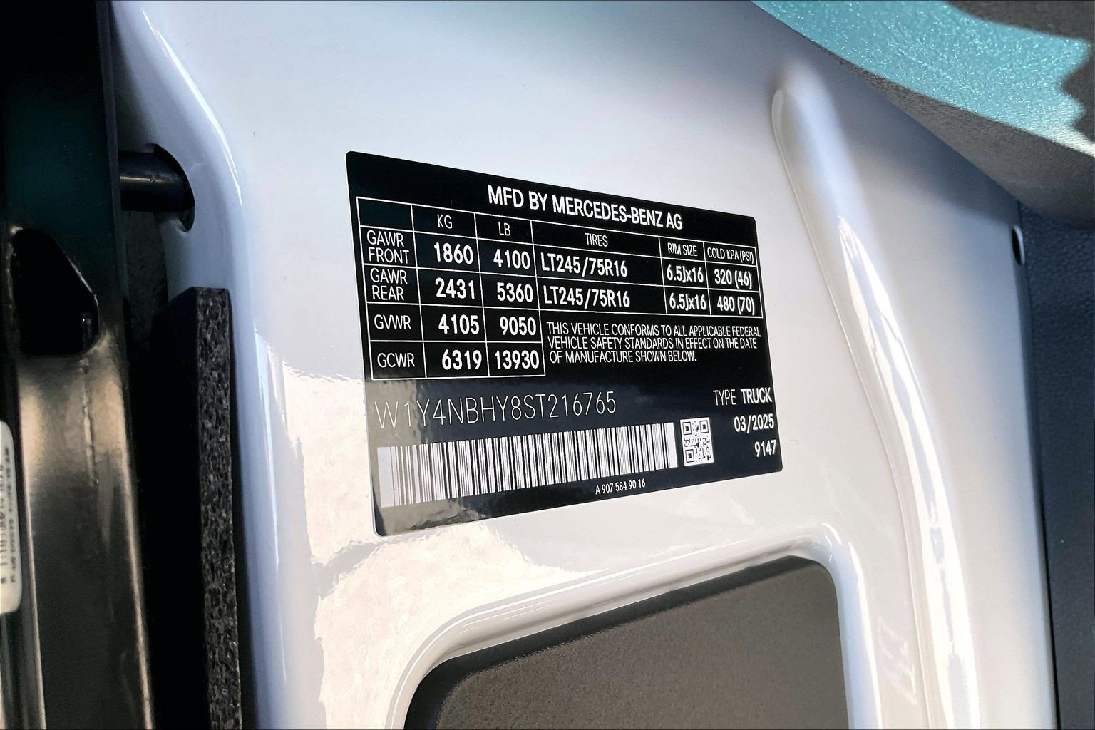 New 2025 Arctic+White Mercedes-Benz Cargo 144 WB image 27