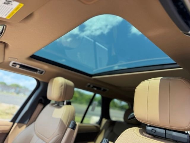 New 2026 Ostuni Pearl White Land Rover SE image 15